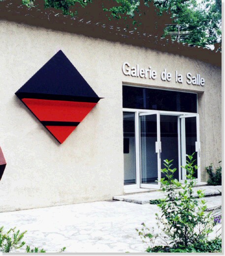 Sculpture murale, noire et rouge 150x150cm